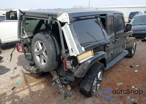 2020 Jeep Wrangler Unlimited Sahara 4X4 z USA, uszkodzony, nr VIN 1C4HJXEG2LW331923